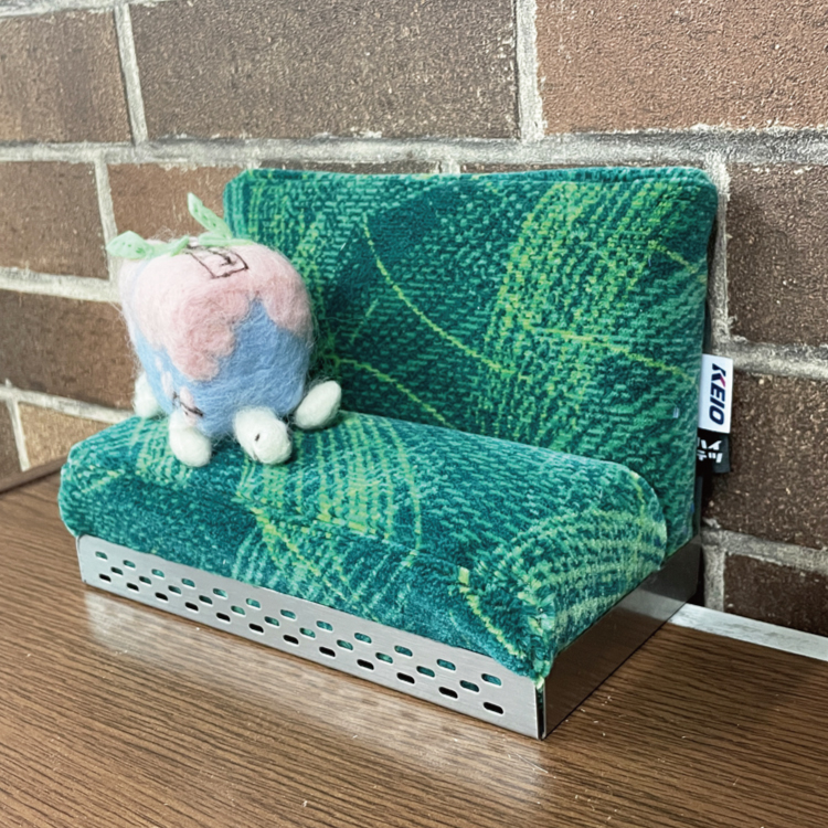 京王電鉄8000系 ロングシート型スマホスタンド