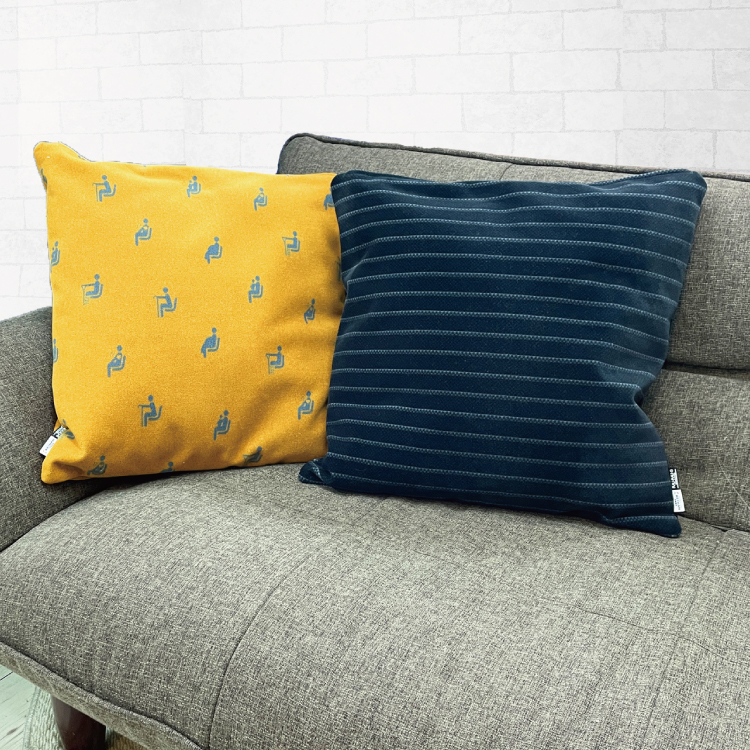 京阪電車モケットクッション