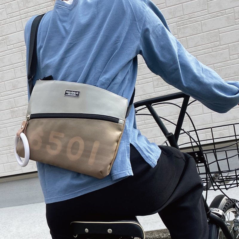 スケバンサコッシュ 神戸電鉄